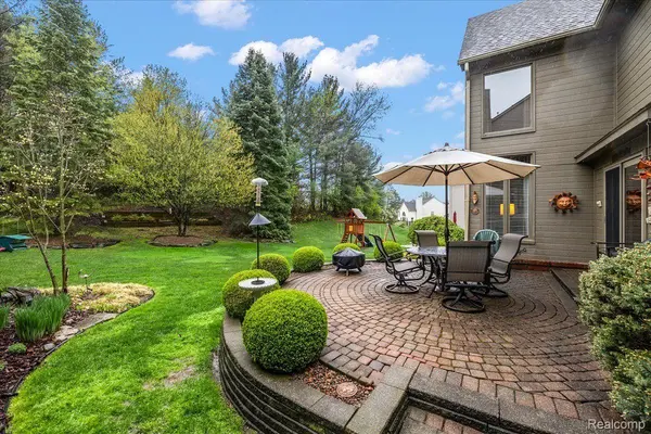 Rochester, MI 48307,244 GLENMOOR DR