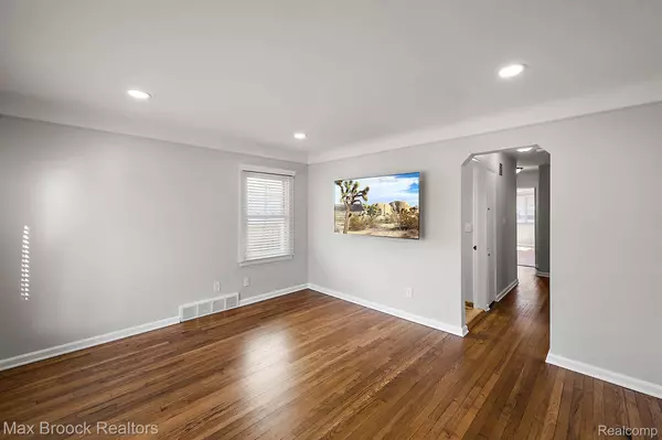 Royal Oak, MI 48073,117 E WEBSTER RD