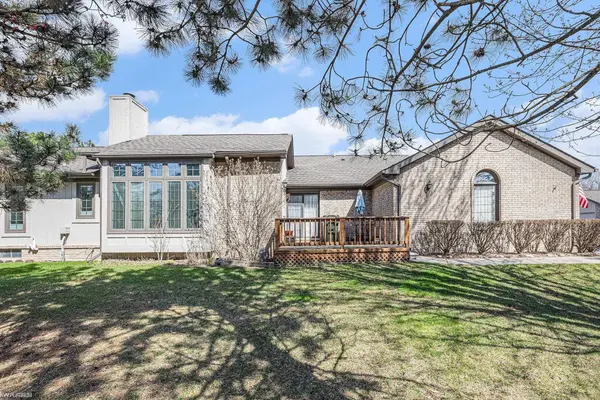 Sterling Heights, MI 48312,33857 Oakwood DR