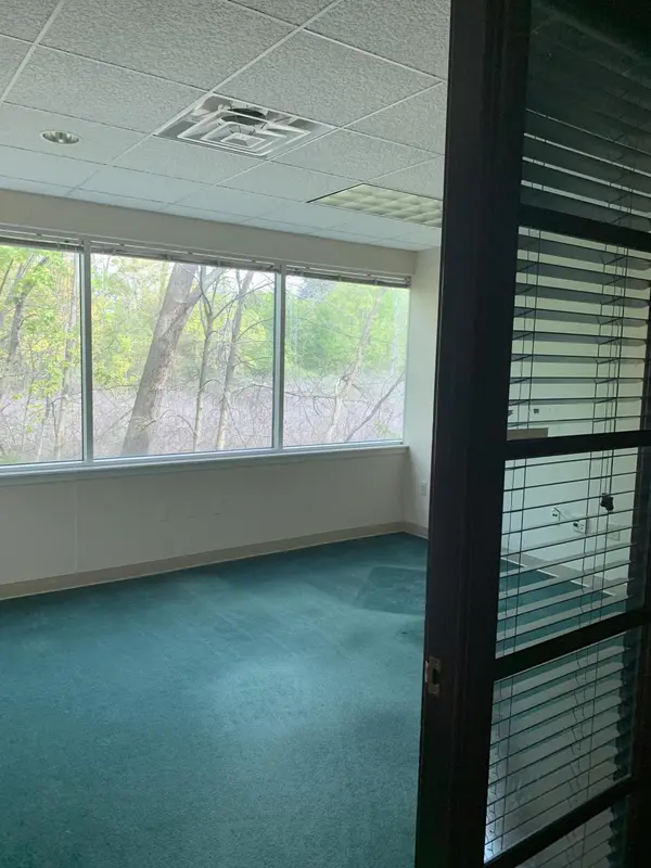 Grand Rapids, MI 49546,5211 Cascade RD SE #100