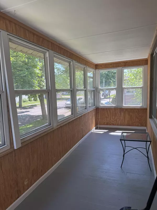 Wyandotte, MI 48192,1846 7th ST