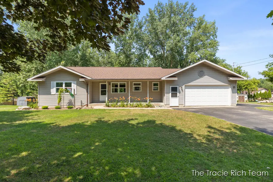 10761 Alpine AVE NW, Sparta, MI 49345