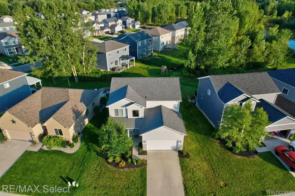 Holly, MI 48442,320 Hidden River E