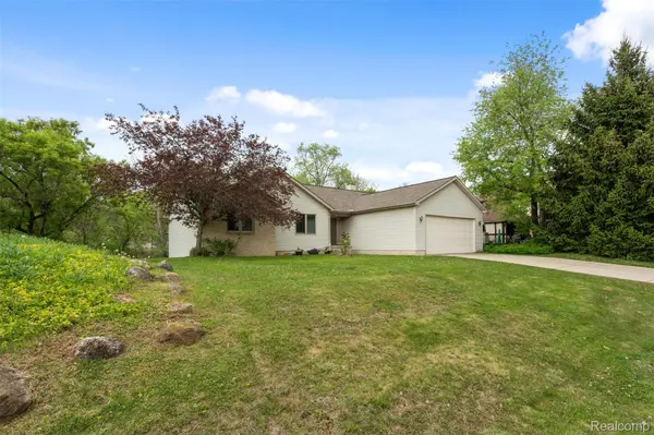 Lake Orion, MI 48362,815 Esther DR