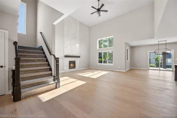 Macomb, MI 48042,50733 MISTWOOD DR