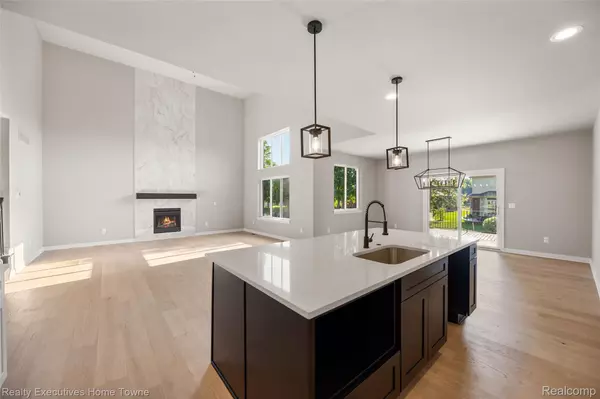 Macomb, MI 48042,50733 MISTWOOD DR