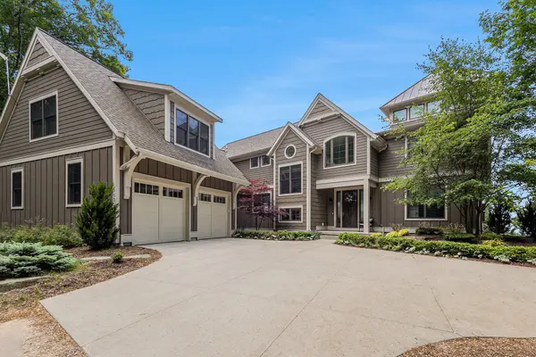 1963 S Glen RD, Shelby, MI 49455