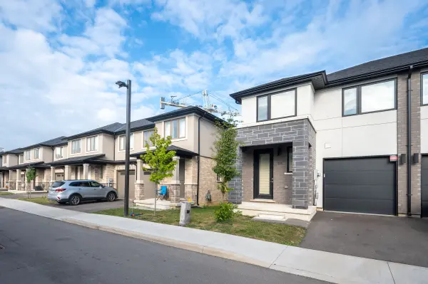 Hamilton, ON L8K 5S8,166 Mount Albion RD #13