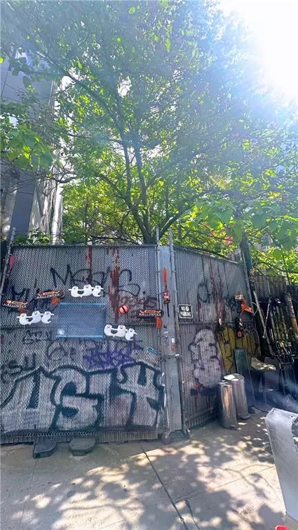 Brooklyn, NY 11216,196 Clifton PL