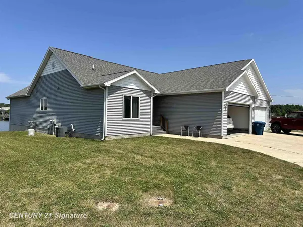 123/125 Pearson ST, Beaverton, MI 48612