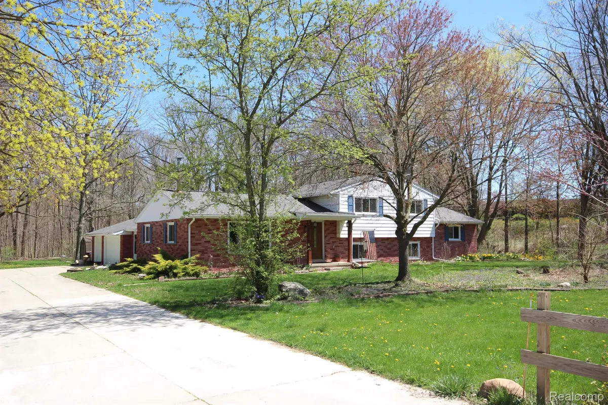 64050 LIMERICK LN, Washington Twp, MI 48095