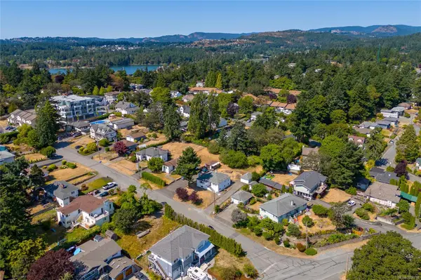 View Royal, BC V9B 1P1,210 Suzanne Pl