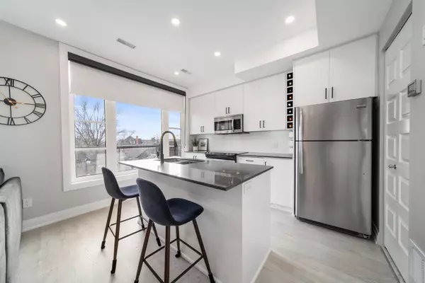 Vaughan, ON L4L 0G4,8167 Kipling AVE #40