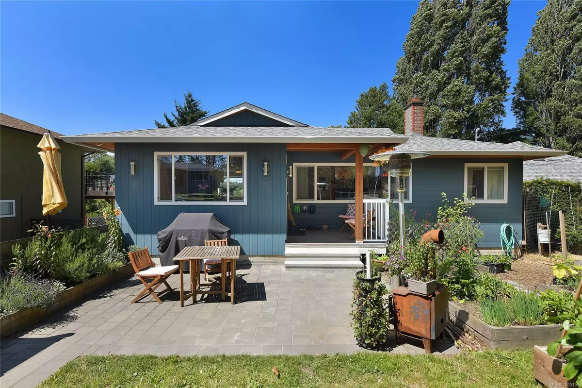 Saanich, BC V8X 2Y5,916 LESLIE Dr