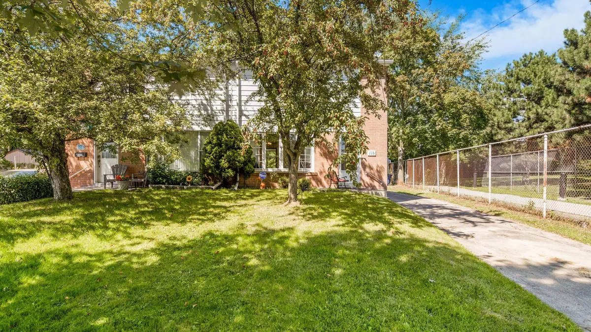 Toronto E04, ON M1L 1Y5,118 Chestnut CRES