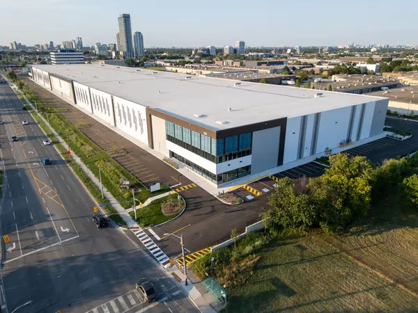 Toronto W06, ON M8Z 5E7,541 Kipling AVE