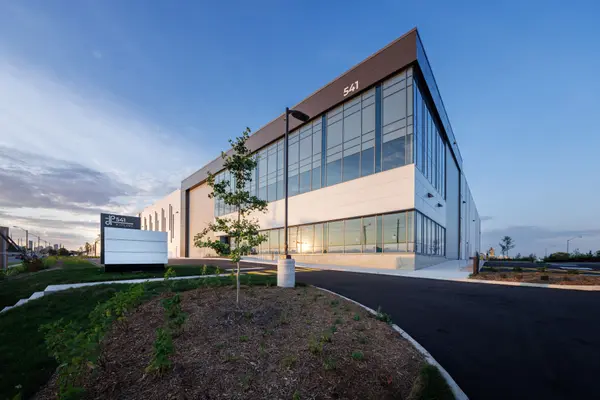 Toronto W06, ON M8Z 5E7,541 Kipling AVE