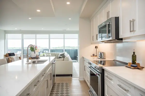 71 Wyndham ST S #1301, Guelph, ON N1E 5R3