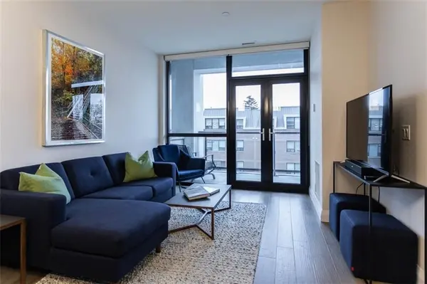 101 Locke ST S #207, Hamilton, ON L8P 4A6