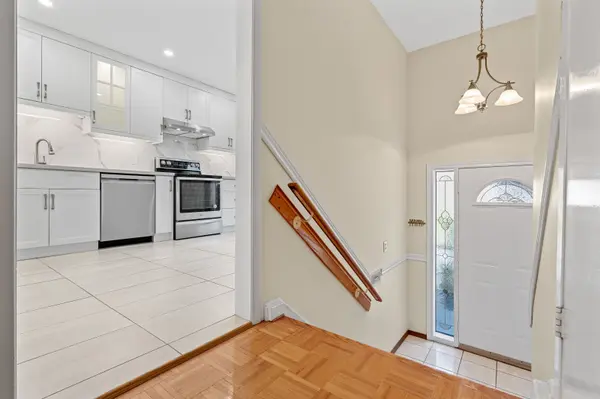 Toronto C07, ON M2R 3L5,37 Black Hawk WAY