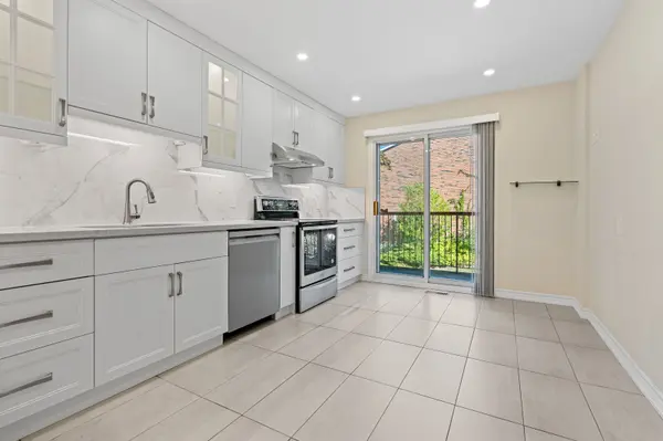 Toronto C07, ON M2R 3L5,37 Black Hawk WAY