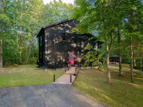 Fort Erie, ON L0S 1S0,4121 Fox RD