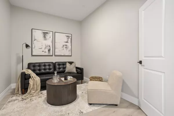 Lucan Biddulph, ON N0M 2J0,33318 Richmond ST #205