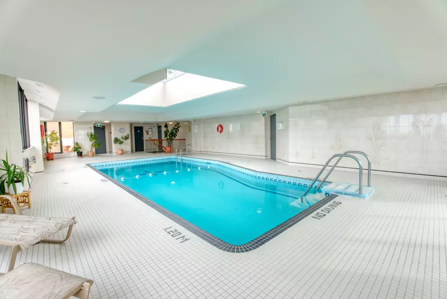 556 Laurier AVE W #1105, Ottawa Centre, ON K1R 7X2