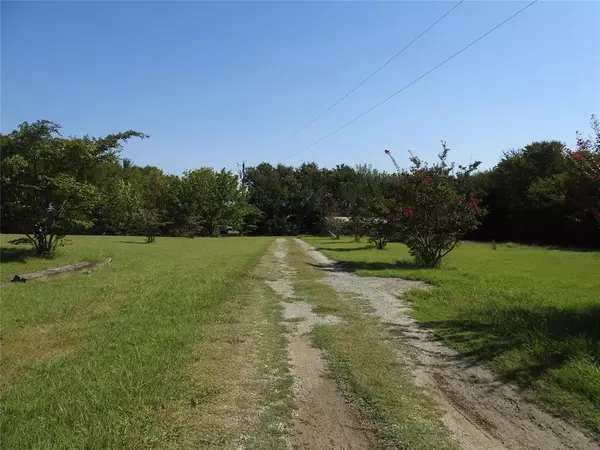 Dodd City, TX 75438,421 County Road 2905