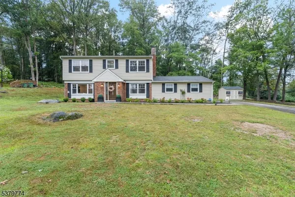 9 Marliene Rd, Washington Twp., NJ 07853