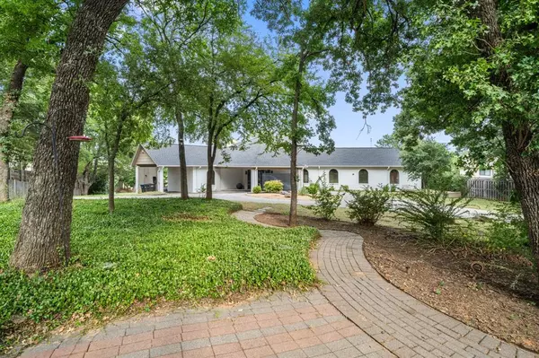 Fort Worth, TX 76120,8542 Meadowbrook Drive