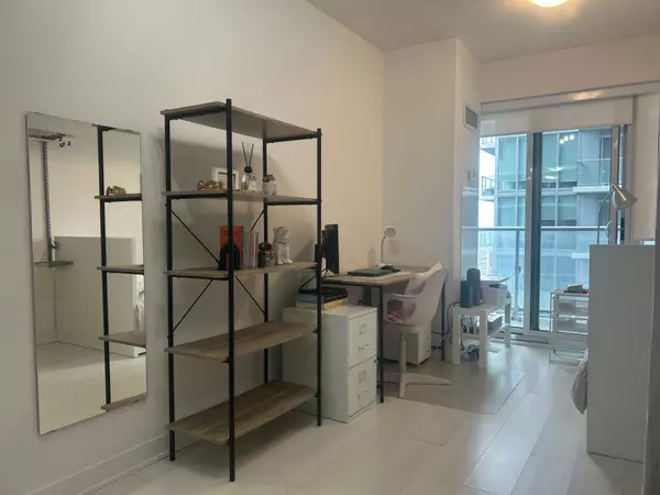 Toronto C10, ON M4P 0E4,195 Redpath AVE #2314