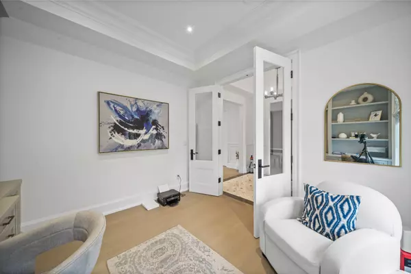 Toronto W08, ON M9A 1P6,8 Graywood DR