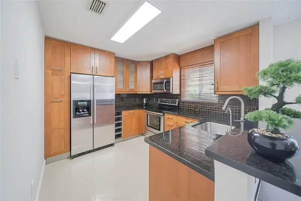 Coral Springs, FL 33071,117 NW 118th Dr