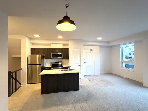 Blossom Park - Airport And Area, ON K1X 0E9,33 Salamander WAY #A