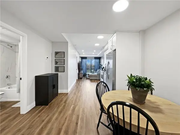 Haldimand, ON N0A 1H0,64 Main ST N #309