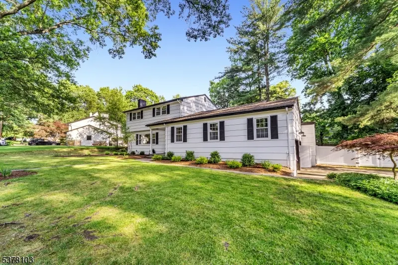 Harrington Park Boro, NJ 07640,14 Raymond St