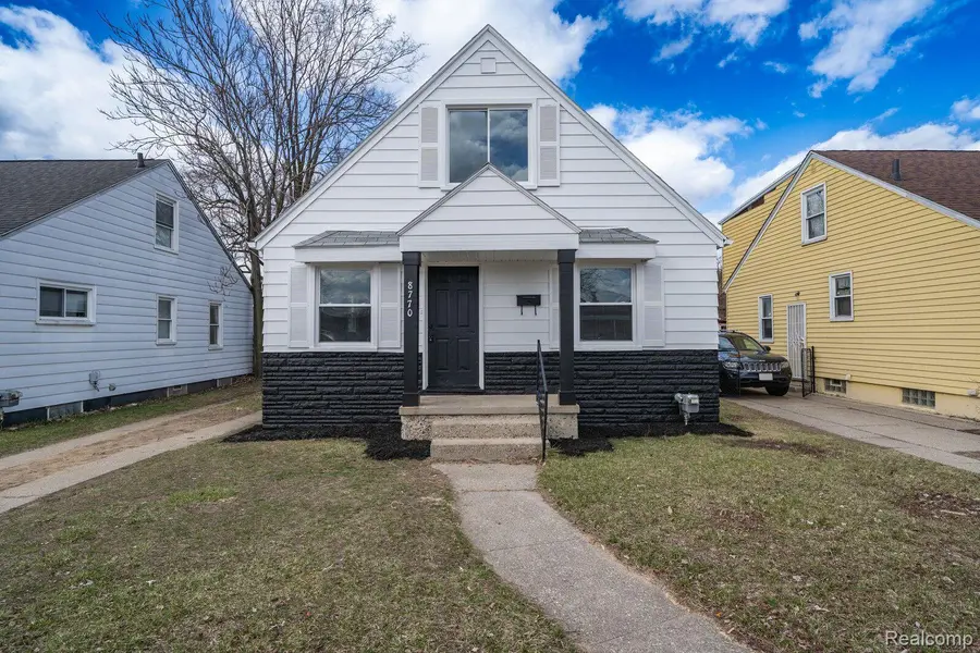 8770 LEROY ST, Oak Park, MI 48237