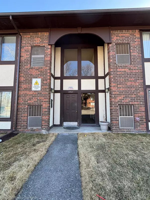 4961 E 10 MILE RD #8, Warren, MI 48091