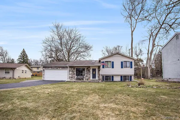 West Bloomfield, MI 48324,2481 SUNSET TERRACE LN