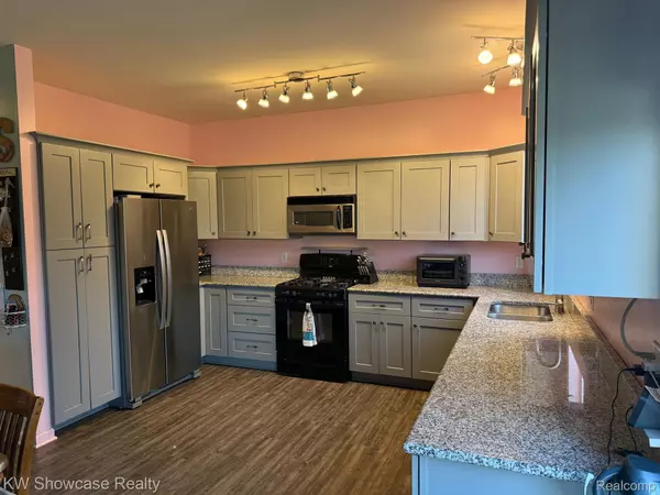 Ypsilanti, MI 48198,10361 SCARLET OAK DR