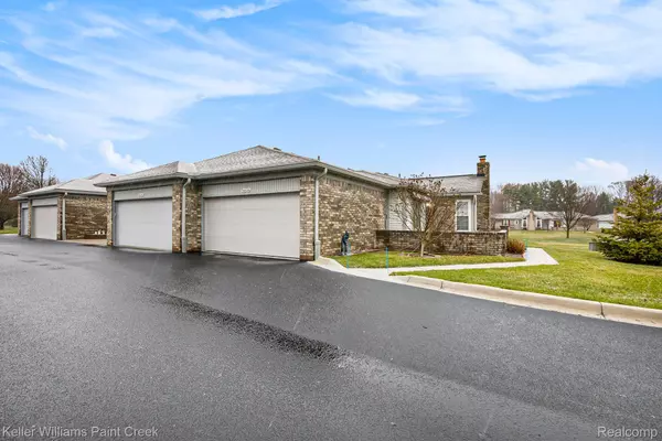 48630 SUTTON BAY, Utica, MI 48315