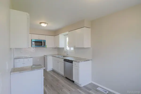 Clinton Township, MI 48035,34511 WHITTAKER ST