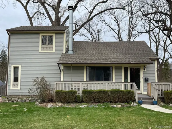 22530 Power RD,  Farmington,  MI 48336