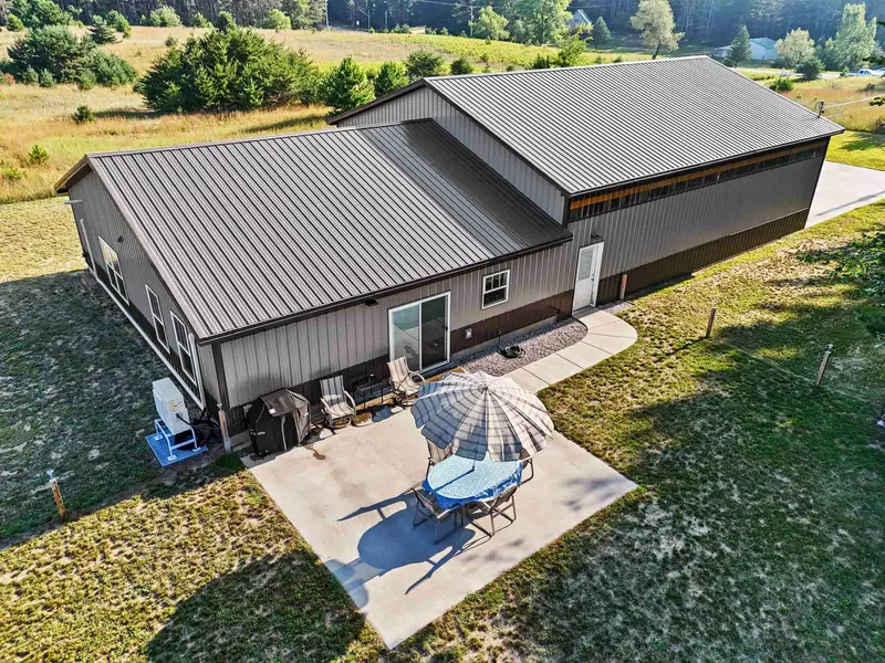 11941 N 17 RD, Buckley, MI 49620