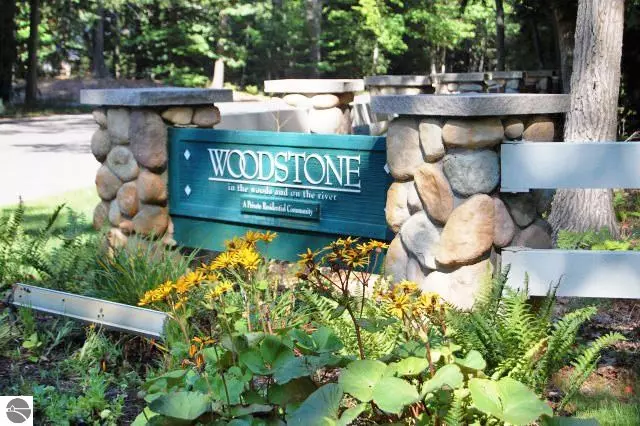 17 Pine TRCE, Glen Arbor, MI 49636