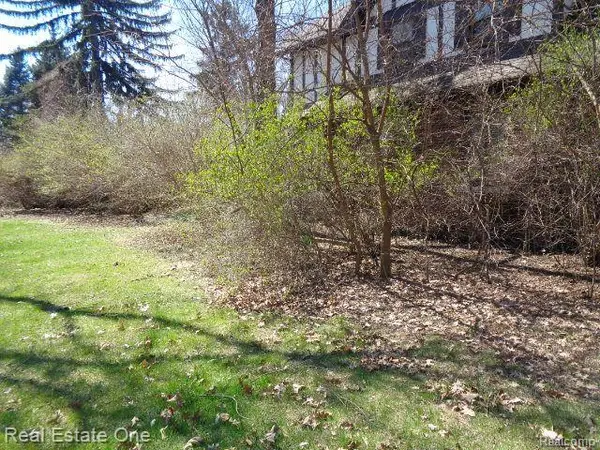 Detroit, MI 48221,3215 SHERBOURNE RD