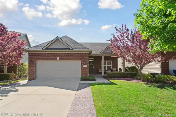 Waterford, MI 48327,1241 CAMBRIDGE CIR