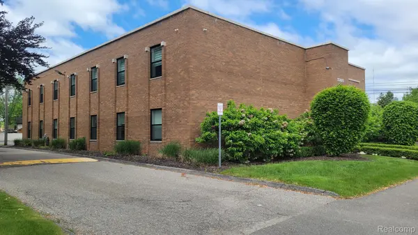 23875 NORTHWESTERN HWY ##A & or #B, Southfield, MI 48075