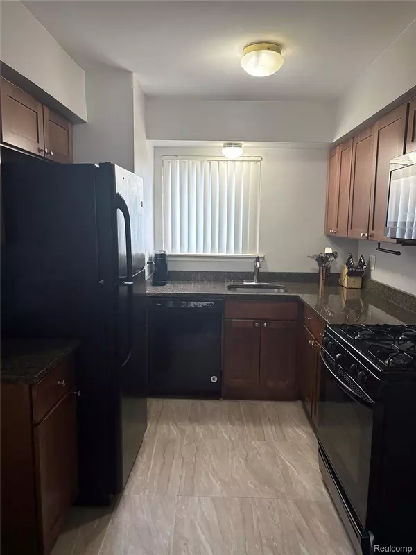 Shelby Twp, MI 48317,2356 Orchard Crest ST